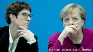 Annegret Kramp-Karrenbauer me Angela Merkelin