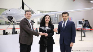 Presidentja, Vjosa Osmani viziton fabrikën e prodhimit të dronëve Bayraktar