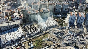 Pamje ilustruese - Në Turqi janë kryer shpesh ndërtime ilegale, tërmeti shkatërroi shumë prej tyre