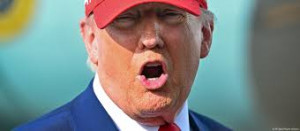 Presidenti i SHBA Donald Trump flet për mediat në aeroportin e Palm Beach